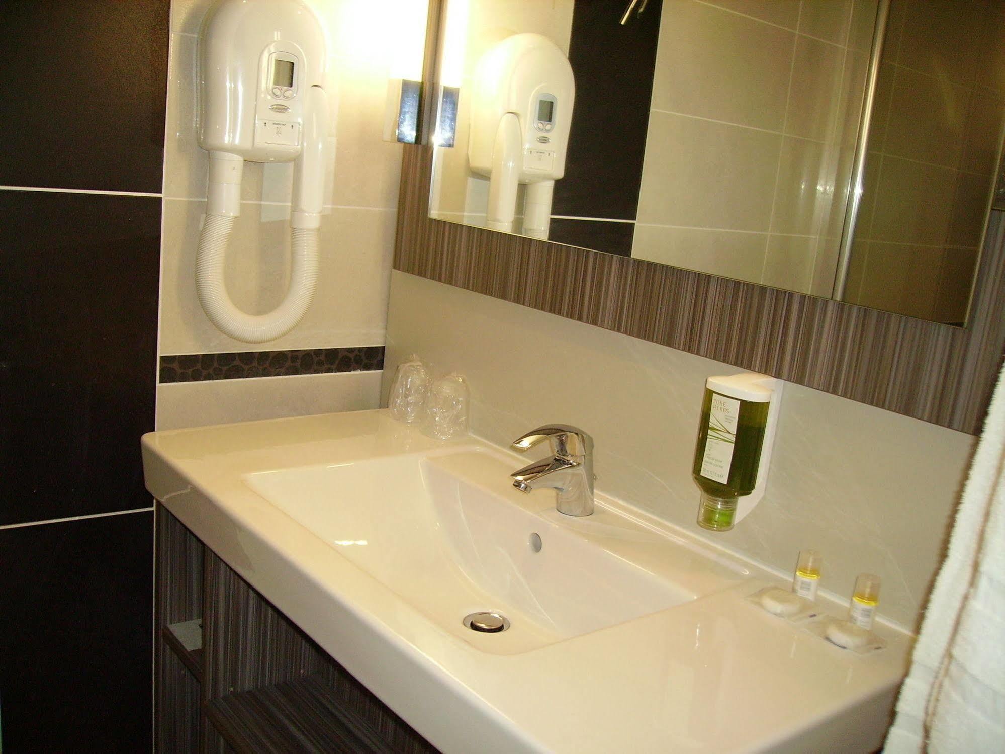 Отель Ibis Styles Melun Рубель Экстерьер фото